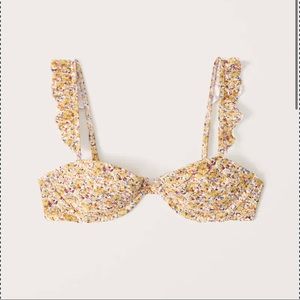 Abercrombie ruffle sleeve bikini top NWT